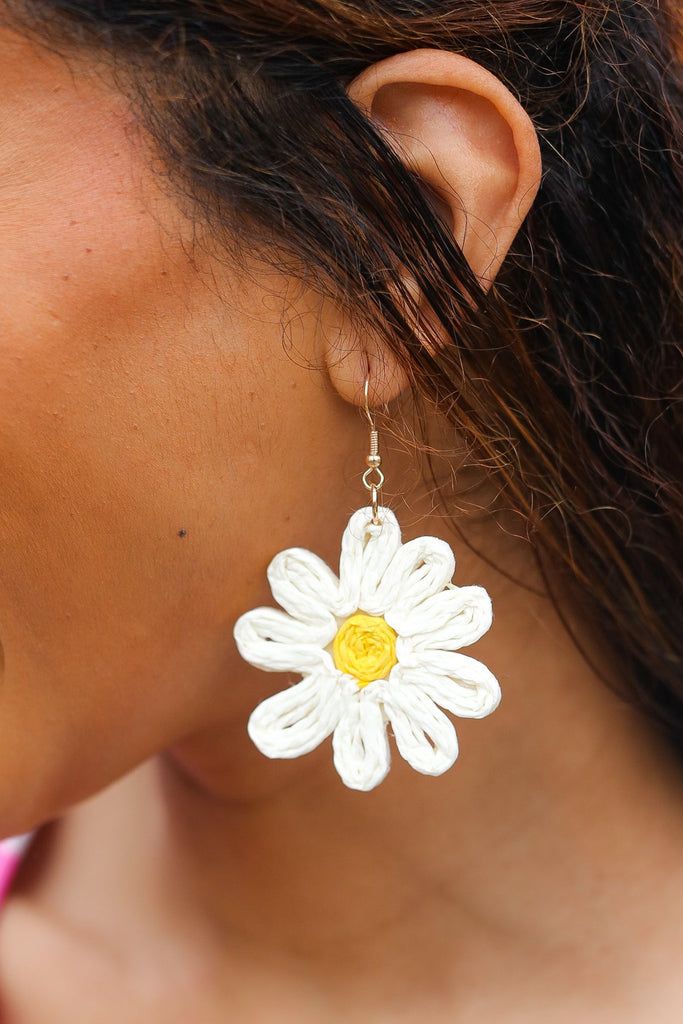 Ivory Daisy Flower Straw Dangle Earrings-Timber Brooke Boutique, Online Women's Fashion Boutique in Amarillo, Texas