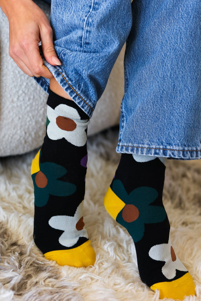 Black Floral Ankle Socks-Timber Brooke Boutique, Online Women's Fashion Boutique in Amarillo, Texas