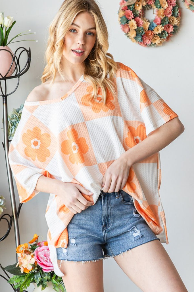 HOPELY Contrast Checkered Floral V-Neck T-Shirt-Timber Brooke Boutique, Online Women's Fashion Boutique in Amarillo, Texas