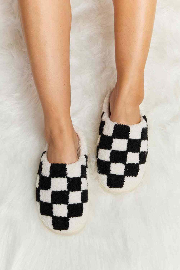 Melody Checkered Print Plush Slide Slippers-Timber Brooke Boutique, Online Women's Fashion Boutique in Amarillo, Texas