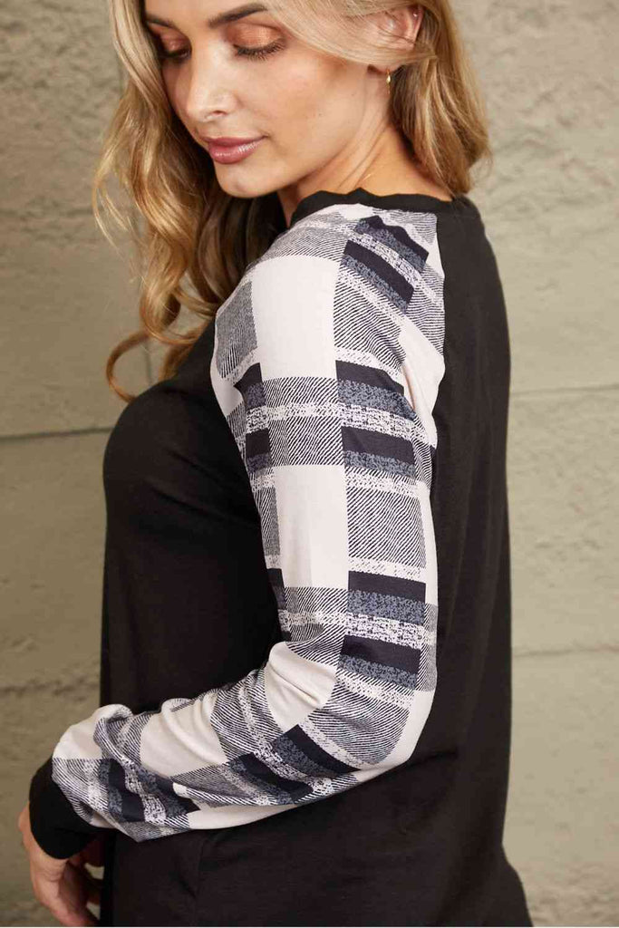 Double Take Color Block Curved Hem Long Sleeve Tee-Timber Brooke Boutique, Online Women's Fashion Boutique in Amarillo, Texas