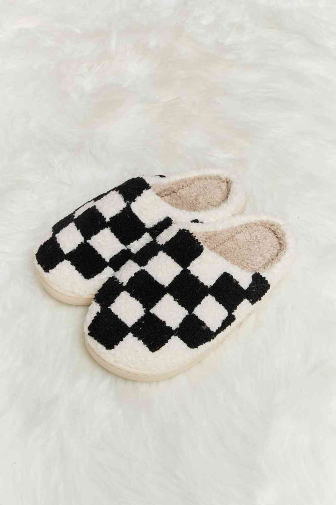 Melody Checkered Print Plush Slide Slippers-Timber Brooke Boutique, Online Women's Fashion Boutique in Amarillo, Texas